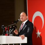 Adalet Bakanı Bozdağ: “Kılıçdaroğlu köstebek bürokratlarıyla kapkaç siyaseti yapıyor”