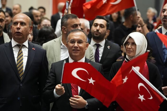 Gaziantep'te Cumhuriyet resepsiyonuna yoğun katılım