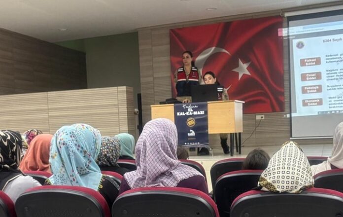 Gaziantep'te kadına yönelik şiddetle mücadele için jandarmadan KADES atağı