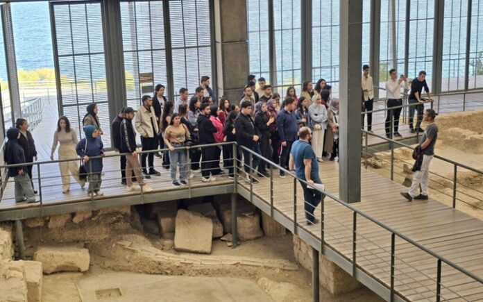 Gaziantep Üniversitesi öğrencileri Zeugma Antik Kenti'ni gezdi