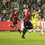 Burak Yılmaz’ın ilk yenilgisi ağır oldu: Fenerbahçe, Gaziantep FK’yı 4-0 mağlup etti