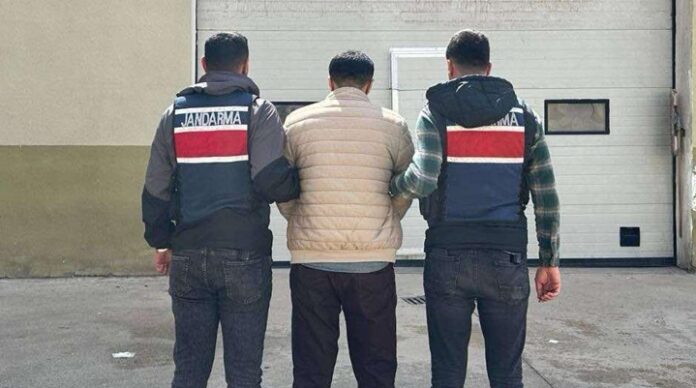 Gaziantep'te 14 yıl 3 ay kesinleşmiş hapis cezası bulunan firari yakalandı
