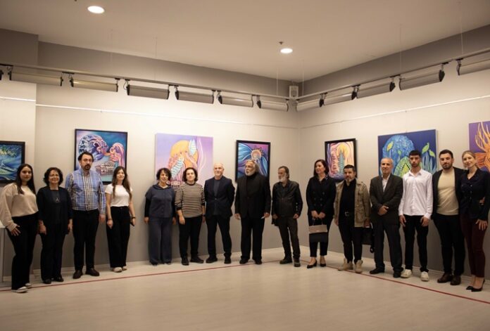 Ressam Yüksel SANKO Sanat Galerisi’nde sergi açtı... Sanatseverler bir araya geldi