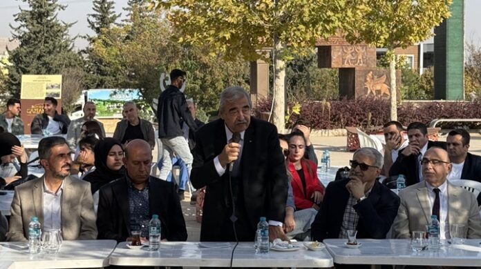 Konukoğlu hayat hikayesini anlattı ve tavsiyelerde bulundu