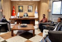 Gaziantep Üniversitesi Rektörü Doğan, Çadlı öğrencilerle buluştu