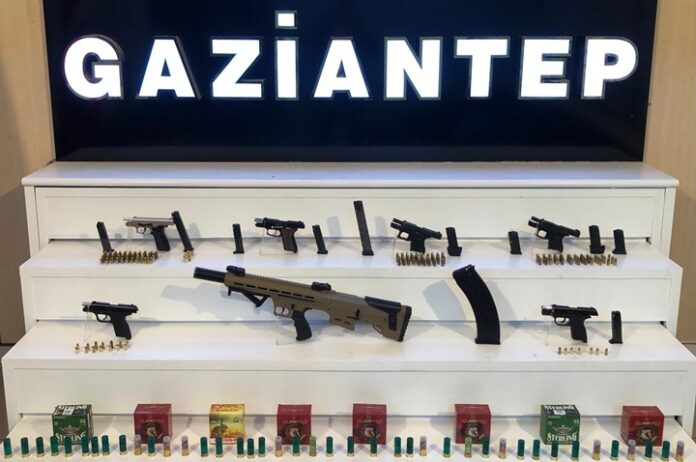 Gaziantep'te çok sayıda silah ele geçirildi