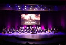 “Gazi’m Antep” Türk Halk Müziği konseri büyük ilgi gördü