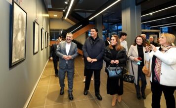 Şehitkamil Sanat Galerisi’nde ‘104 eserle 104. Yıl Sergisi’ açıldı