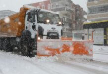 Nizip Belediyesi, yoğun kar yağışına karşı teyakkuza geçti