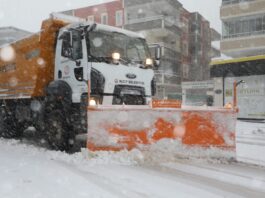 Nizip Belediyesi, yoğun kar yağışına karşı teyakkuza geçti