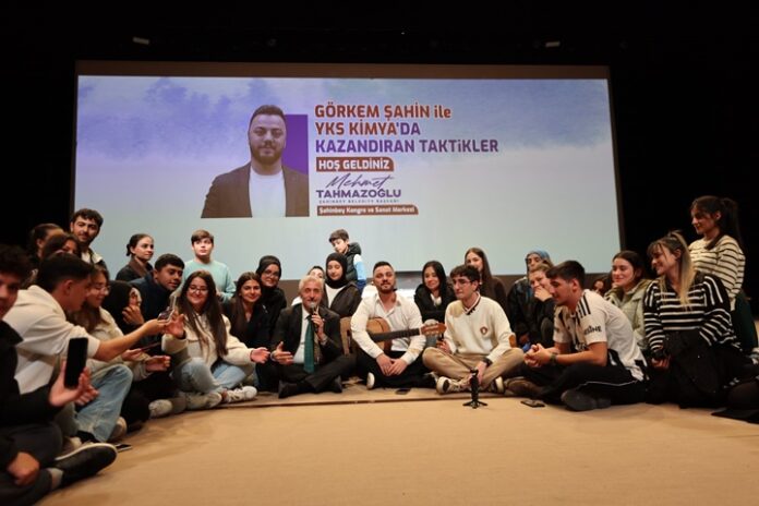 Şahinbey Belediyesi'nden öğrencilere büyük destek: