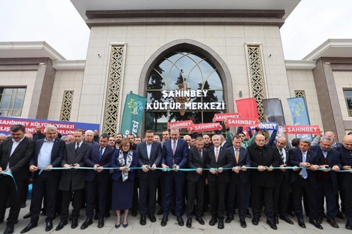 Şahinbey Belediyesi'nden Nizip'e dev kültür merkezi: Törenle açıldı!