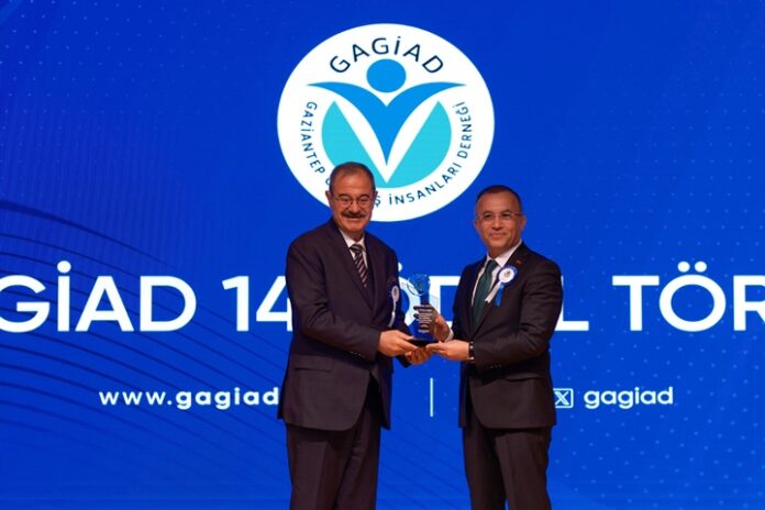 Gaziantep'te GAGİAD ödülleri sahiplerine verildi