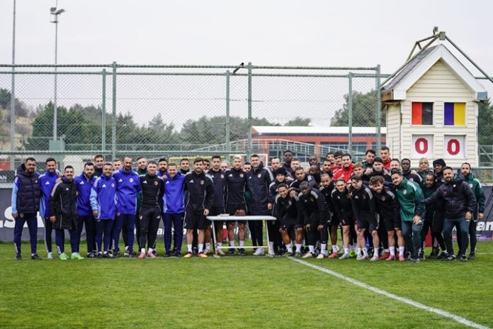 Gaziantep FK'da sürpriz doğum günü kutlaması