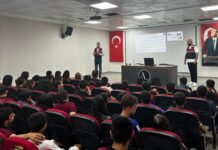 Jandarma ekipleri Gaziantep’te öğrencileri siber güvenlik konusunda bilinçlendiriyor