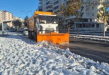 Nizip Belediyesi karla mücadelede seferber oldu