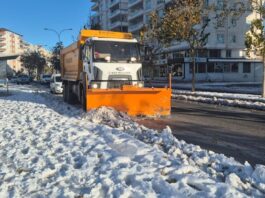 Nizip Belediyesi karla mücadelede seferber oldu