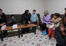 Başkan Yılmaz, evi yanan aileyi ziyaret etti: İyi günde de zor günde de yanınızdayız!