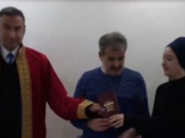 Kar yağışı mutluluğa engel olamadı: Nikah memuru eve geldi, zabıtalar şahitlik yaptı