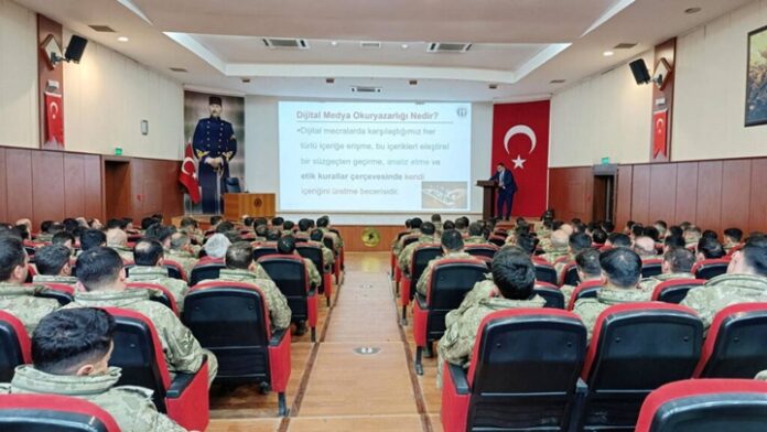 Gaziantep'te TSK personeline yapay zeka eğitimi verildi
