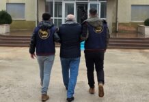 50 yılı aşkın hapis cezasıyla aranıyordu! Gaziantep jandarması, firari silah kaçakçısını enseledi