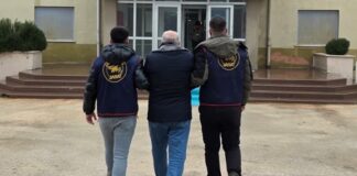 50 yılı aşkın hapis cezasıyla aranıyordu! Gaziantep jandarması, firari silah kaçakçısını enseledi