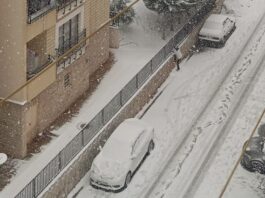 Kar yağışı etkili oluyor! Gaziantep beyaza büründü, ulaşımda aksamalar yaşanıyor