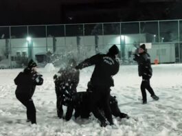 Gaziantep’te Çevik Kuvvet ile Özel Harekat arasında kartopu savaşı