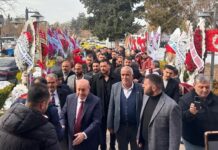 Gaziantep Şoförler ve Otomobilciler Odası’nın kongresi mitinge dönüştü: “Ünal Baba” tezahüratı her yeri inletti