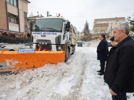 Başkan Tahmazoğlu sahada: Şahinbey Belediyesi ekipleri karla mücadelede görev başında