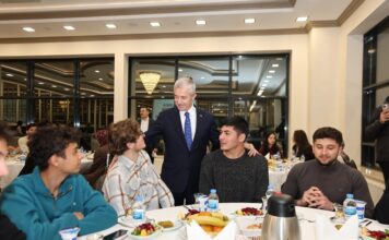 Gaziantep’te Şahinbey Belediyesi’nden YKS’de dereceye giren öğrencilere büyük destek