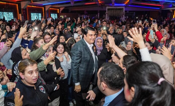 Gönüllerince eğlendiler: Kadınlar matinesi, Şehitkamil'e renk kattı