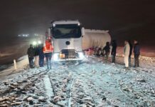 Gaziantep’te yoğun kar yağışının bilançosu: Ağır vasıtaların çıkışı durduruldu, Nurdağı yolu kapandı