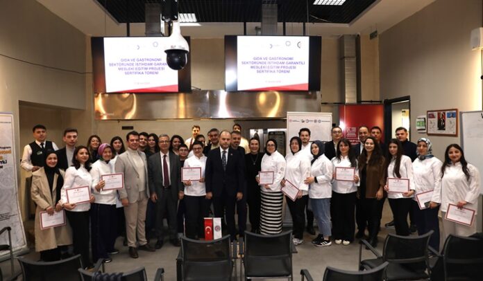 Gaziantep'in gastronomi sektörü iş gücüne GTO'dan büyük destek