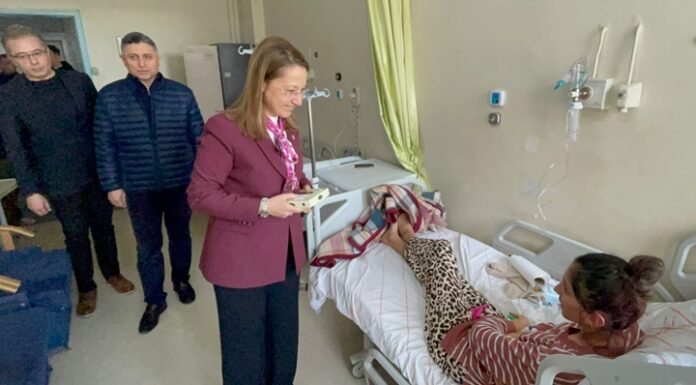 Gaziantep Milletvekili Doç. Dr. Bakbak'tan hastalara moral ziyareti