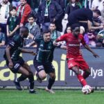 10 kişi kalan Gaziantep FK, deplasmanda Kocaelispor’a farklı yenildi: 3-0