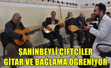 Gaziantep’te çiftçiler gitar ve bağlama çalmayı öğreniyor