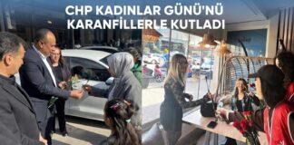CHP Gaziantep’ten kadınlara karanfil jesti