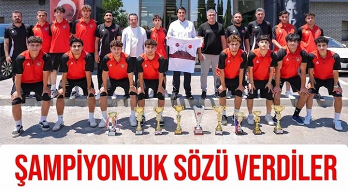 Başkan Yılmaz, Gaziantep'in gururu U18 takımını ağırladı