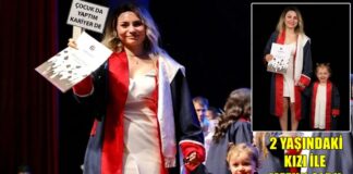 Gaziantep’te genç anne kızıyla diploma aldı, pankarttaki mesajı törene damga vurdu