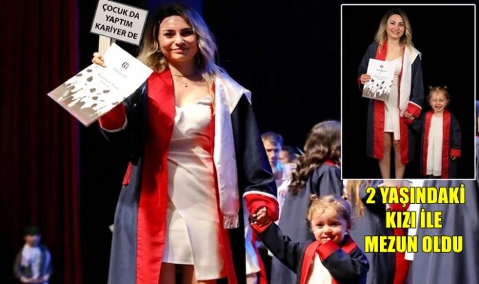 Gaziantep'te genç anne kızıyla diploma aldı, pankarttaki mesajı törene damga vurdu